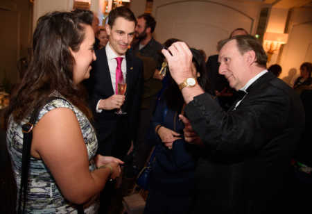 Magic OZ the fun Magician Mayfield