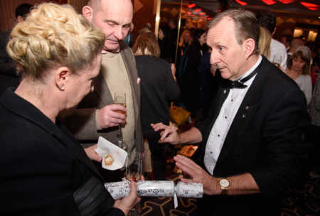 Magic OZ Magician Henfield CLOSE-UP