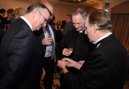 Magic OZ Magician Horsham